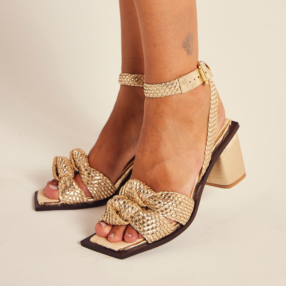 Sandália Alta Bloco 2 Nós Ouro Light