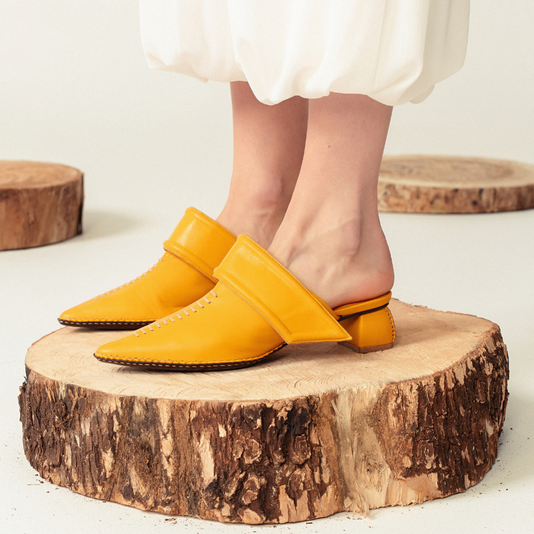 Mule Micro Velcro Amarelo Mostarda