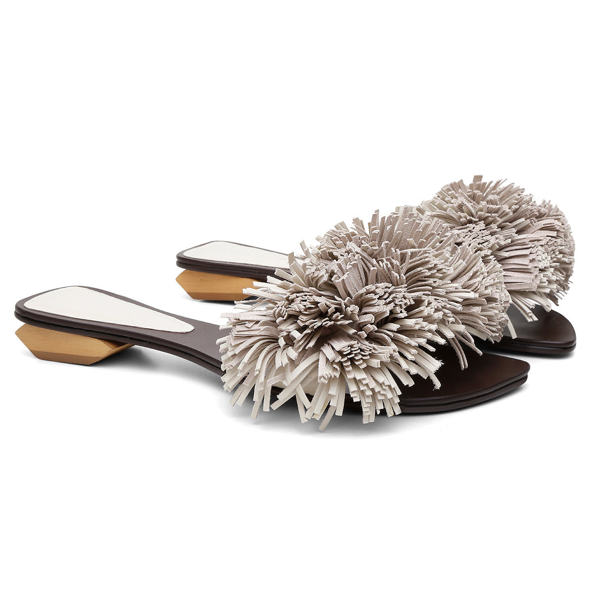 Rasteira Pompom Franjas Off White